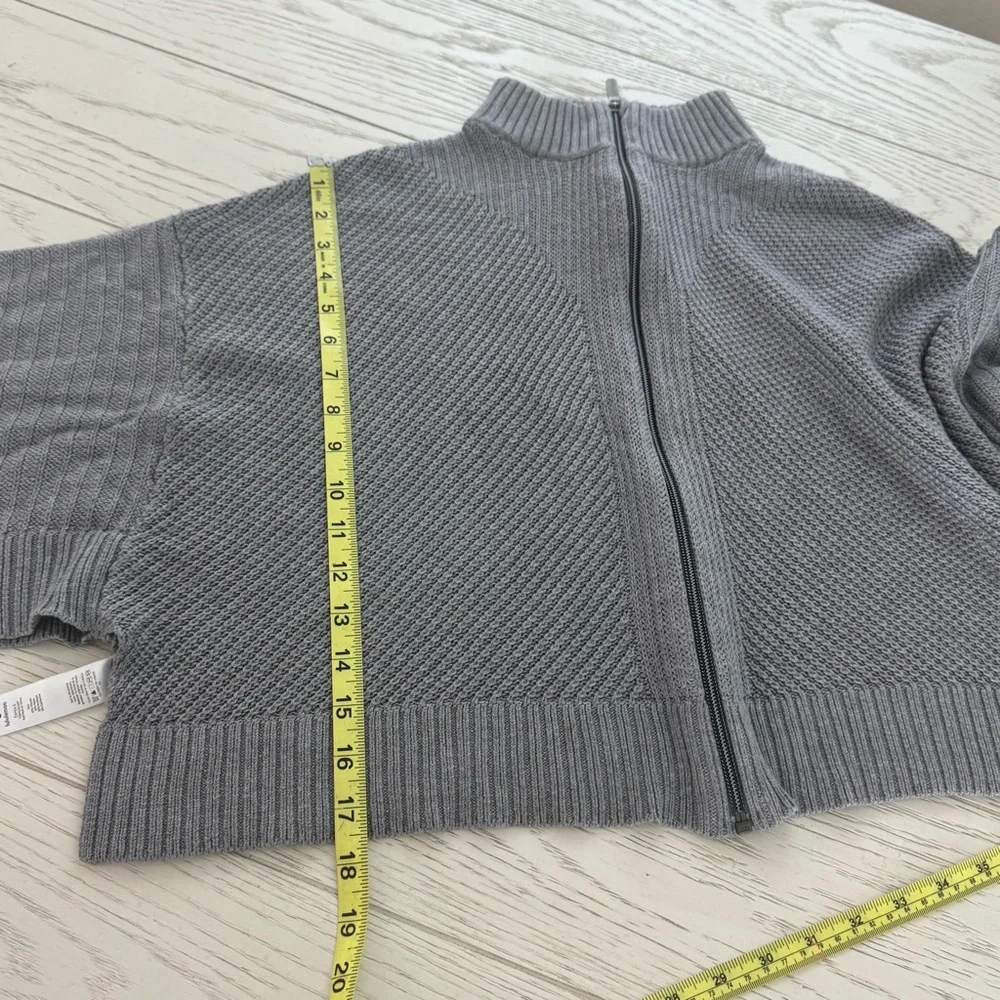 Lululemon Athletica Heather Gray Knit Top